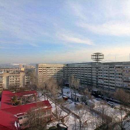 Интересная Двушка В Молодежке Almaty Eksteriør billede