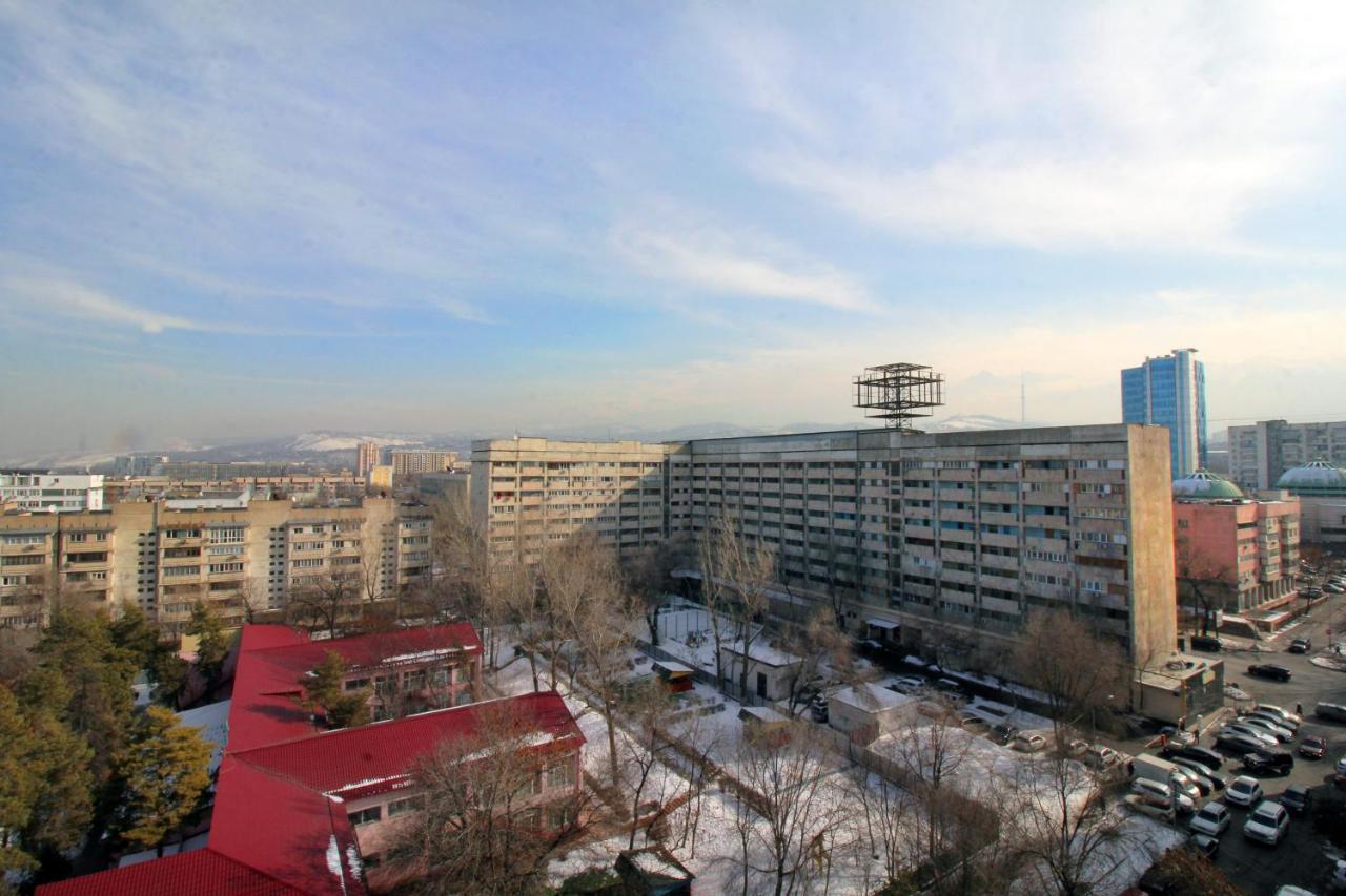 Интересная Двушка В Молодежке Almaty Eksteriør billede